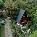 Erdo Lelke Vendeghaz: Mesebeli, Erdoszeli Fahaz Panoramaval 샬레
