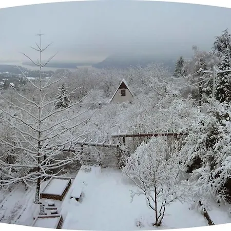 Erdo Lelke Vendeghaz: Mesebeli, Erdoszeli Fahaz Panoramaval *