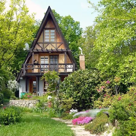 Erdo Lelke Vendeghaz: Mesebeli, Erdoszeli Fahaz Panoramaval Chalet *