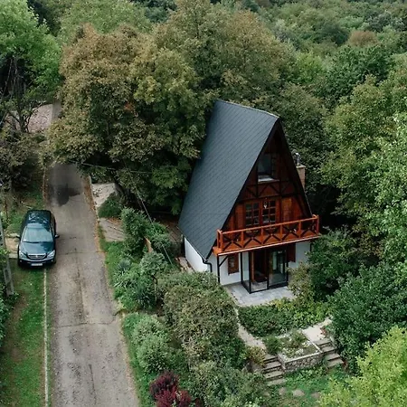 Erdo Lelke Vendeghaz: Mesebeli, Erdoszeli Fahaz Panoramaval Chalet