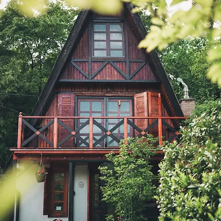 Chalet Erdo Lelke Vendeghaz: Mesebeli, Erdoszeli Fahaz Panoramaval Nagymaros